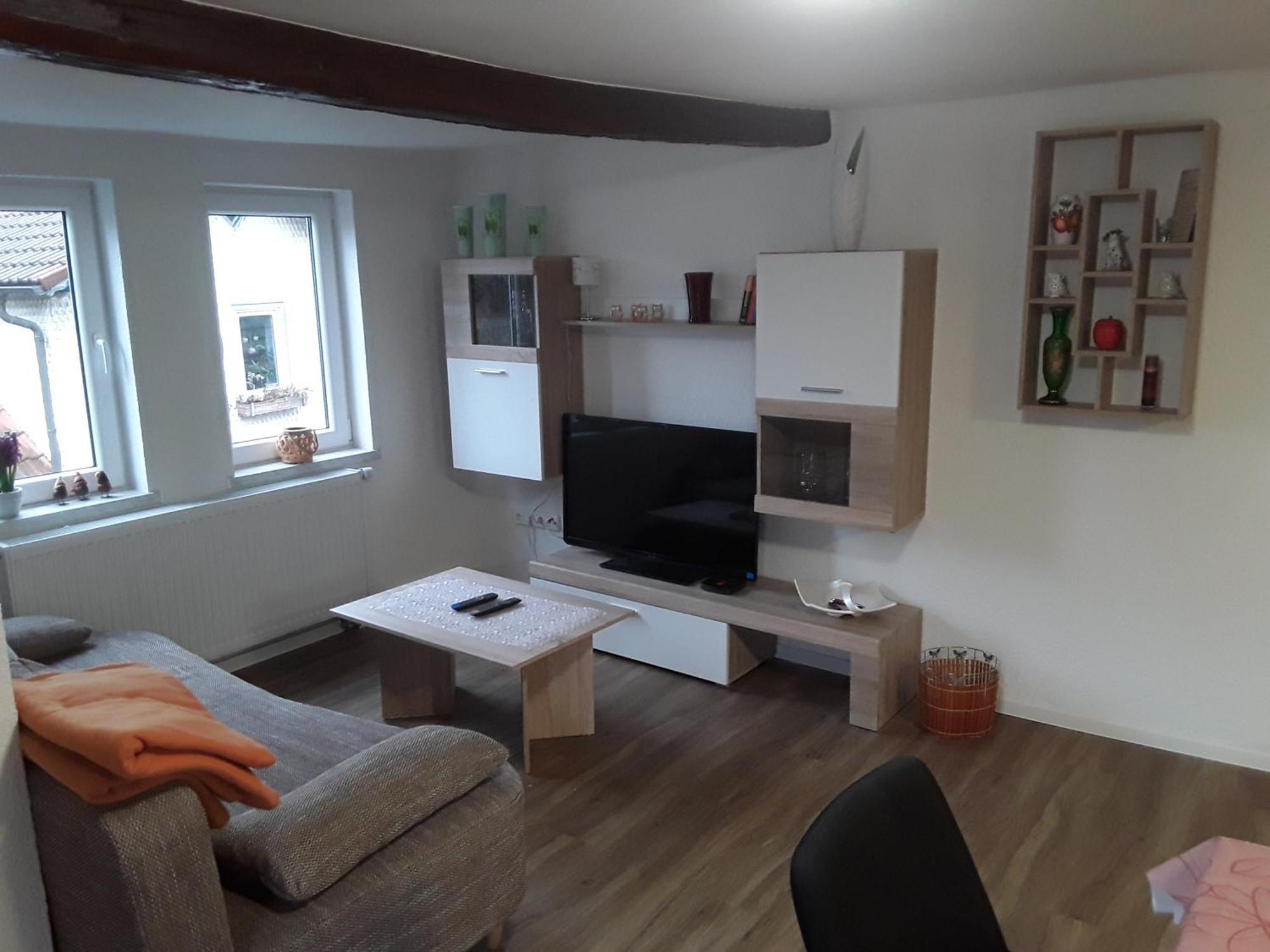 Apartment 85 , Rhoen , Ortsmitte , Frisch Saniert , Gaestehaus Mierdel *