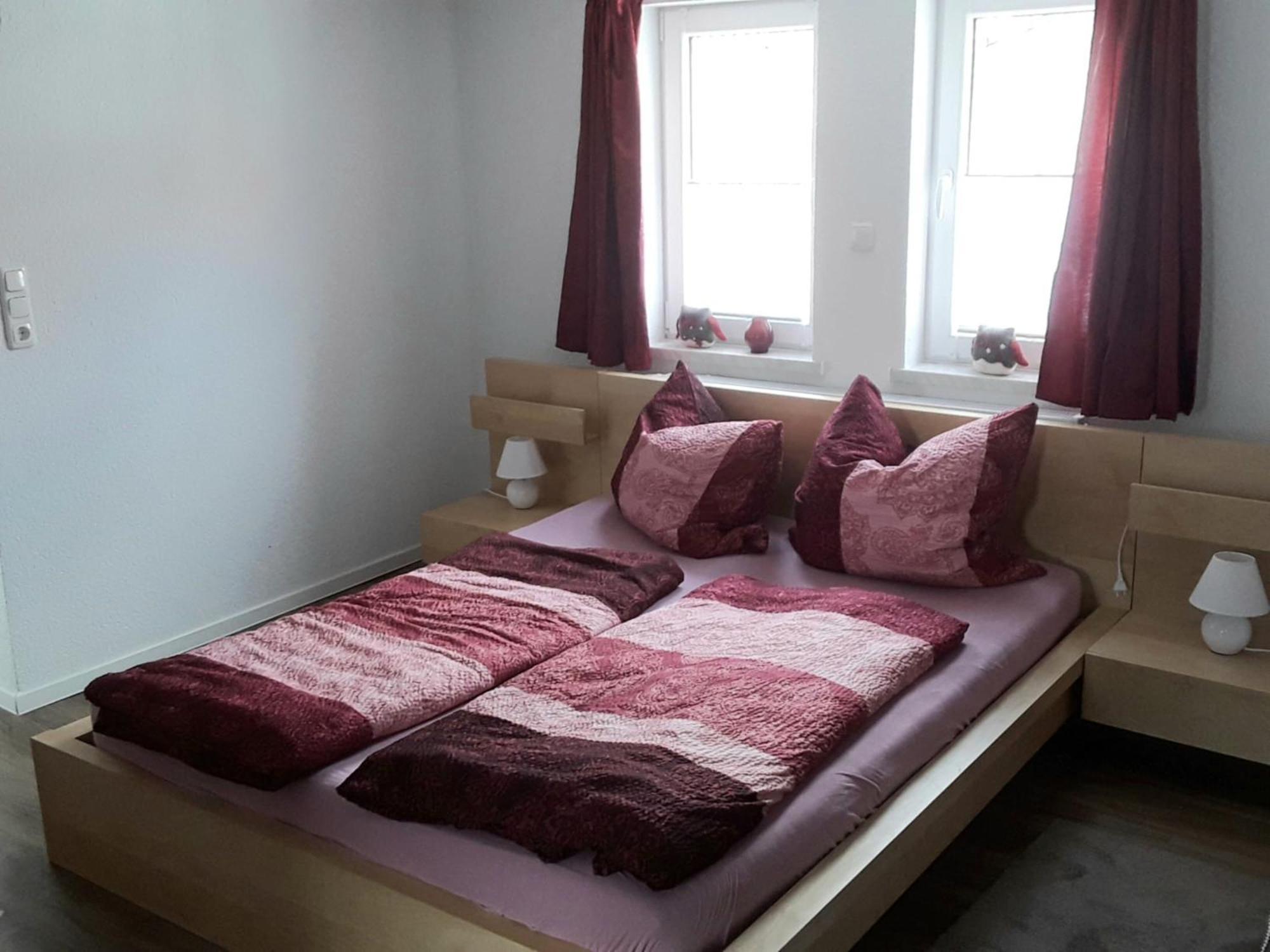 85 , Rhoen , Ortsmitte , Frisch Saniert , Gaestehaus Mierdel Apartment *